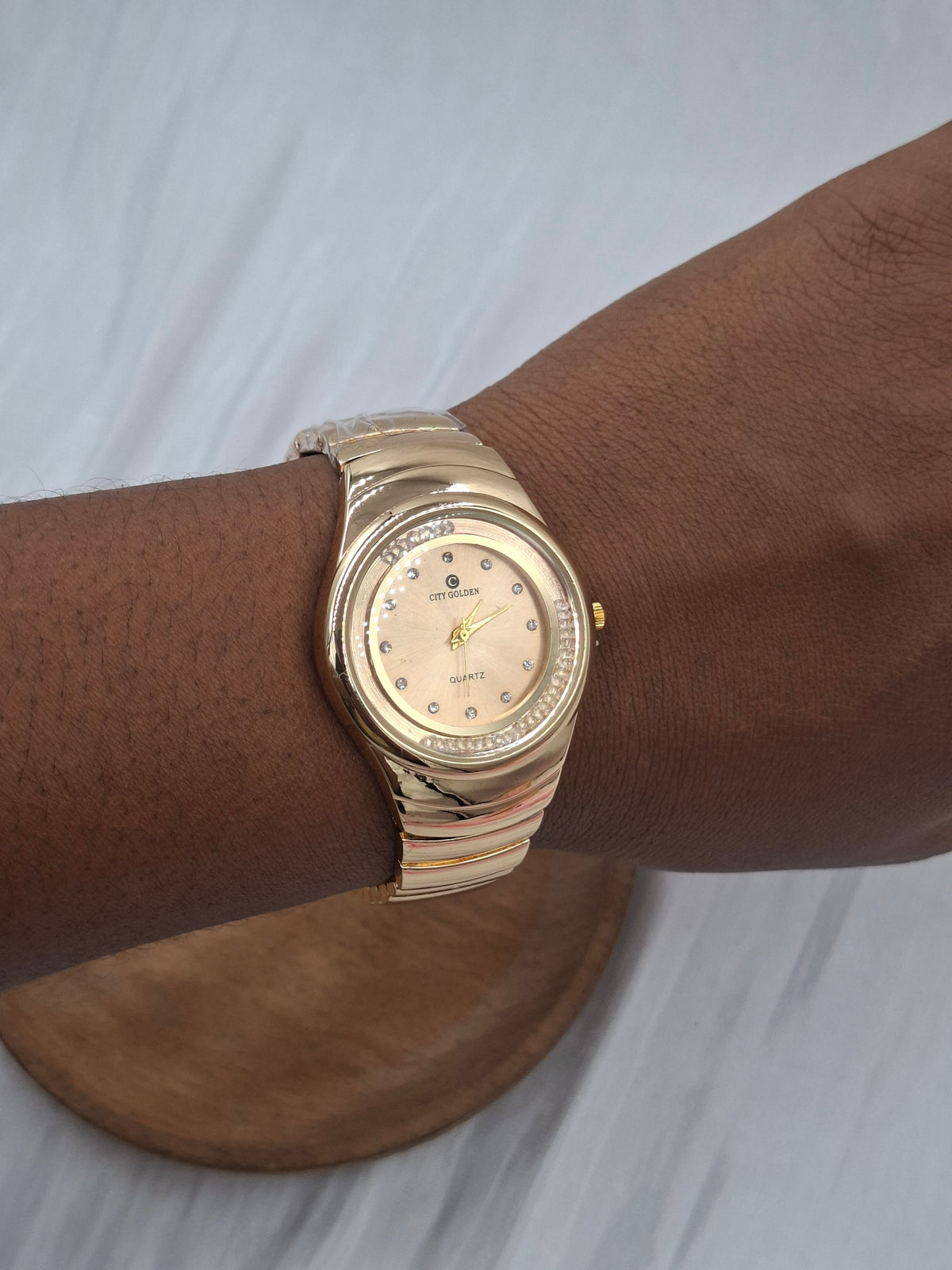Gold Quartz Wristwatch