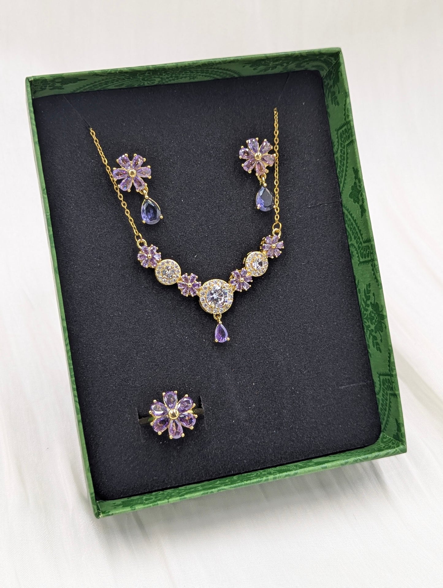 Dahlia Necklace Set