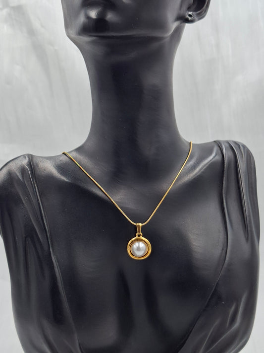 Vintage Pearl Necklace