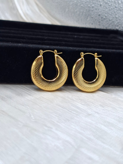 Patterned U Hoops