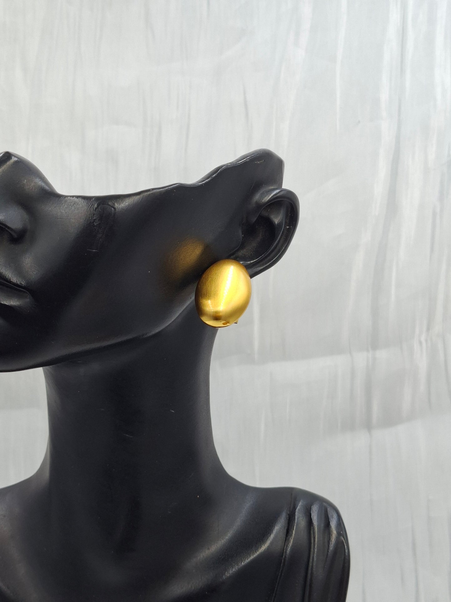 Gold Oval Earrings
