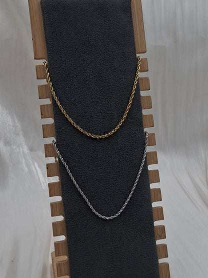 Twist Necklace