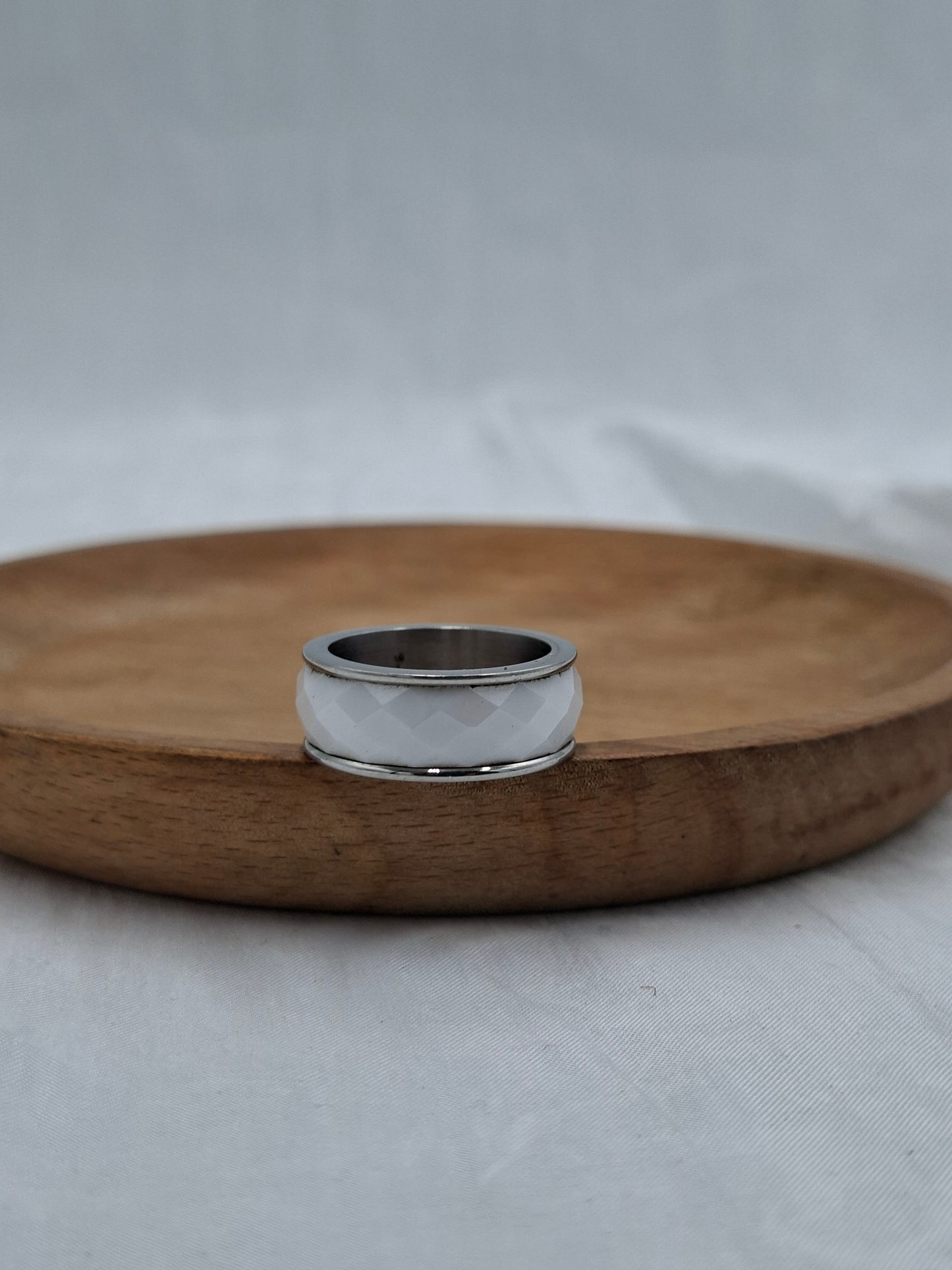White Stress Ring(size 6-7)