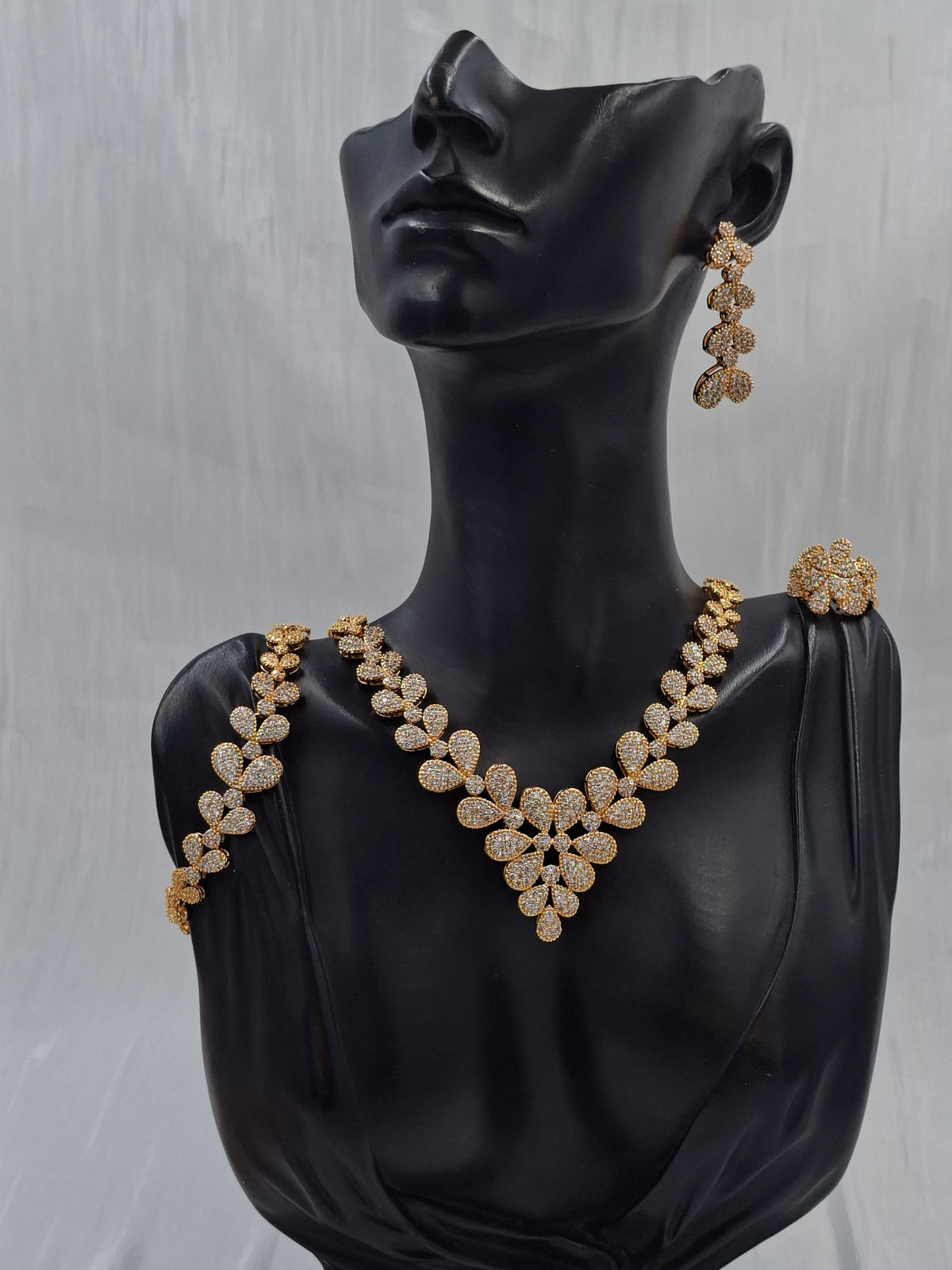 Arabian Crystal Necklace Set