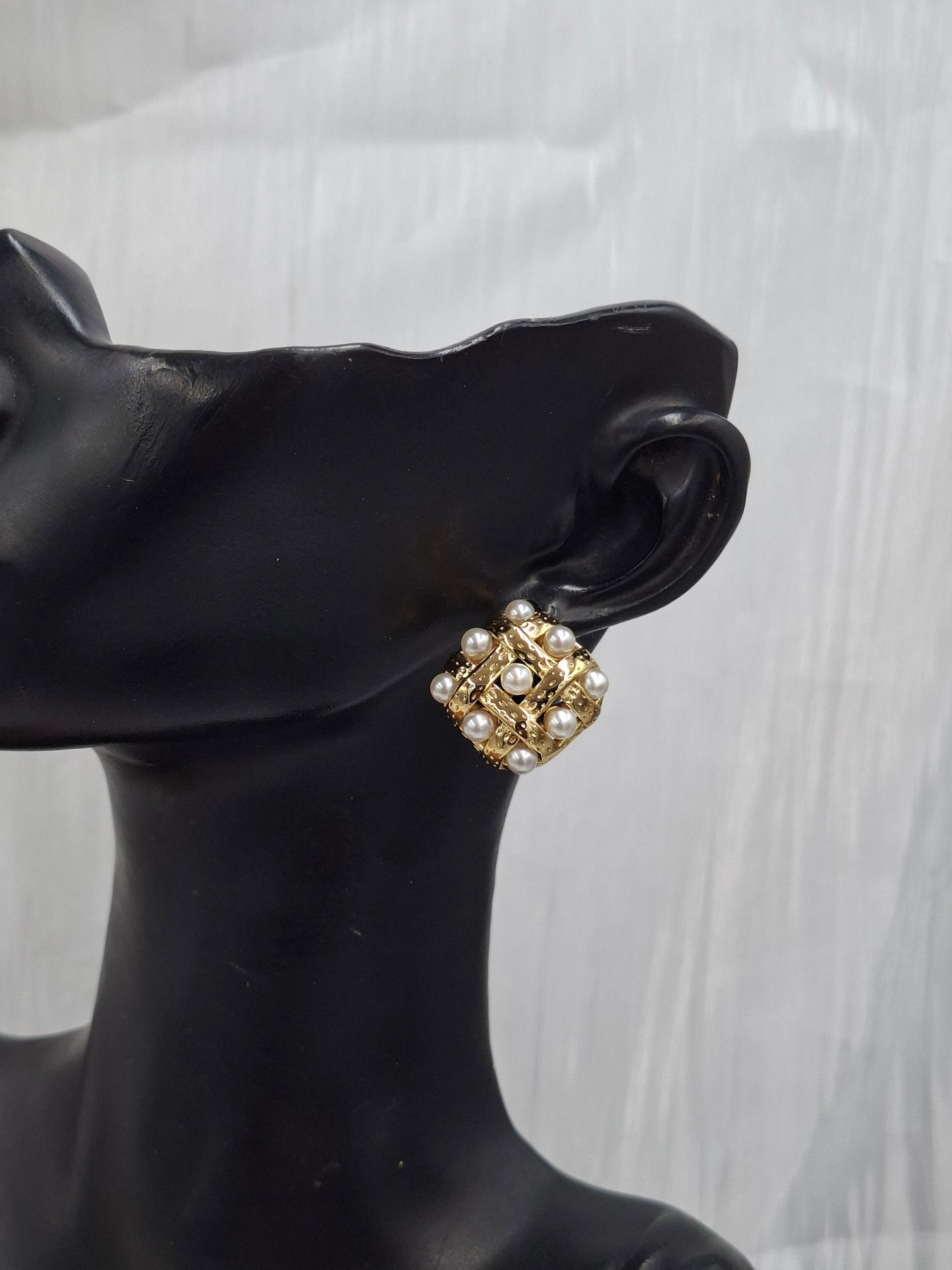 Box Pearl Earrings