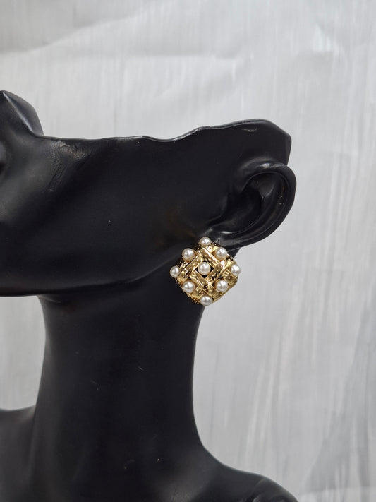Box Pearl Earrings