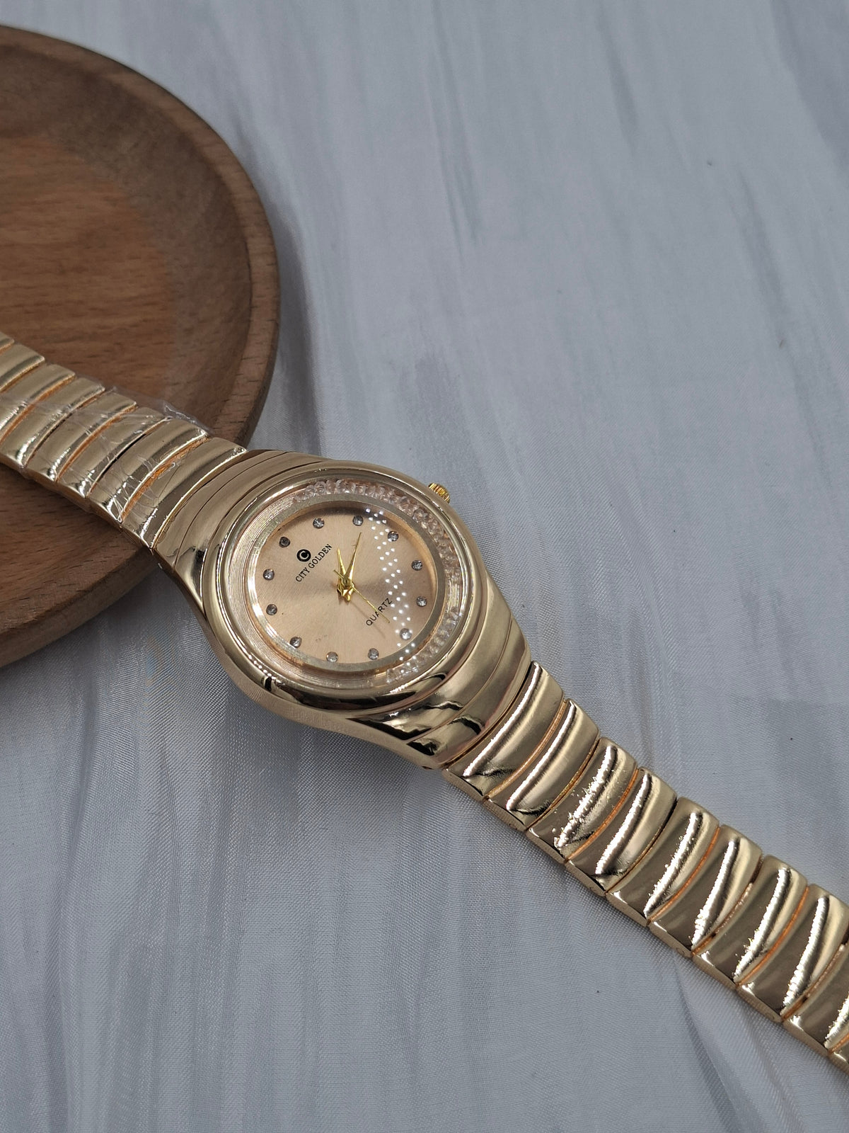 Gold Quartz Wristwatch
