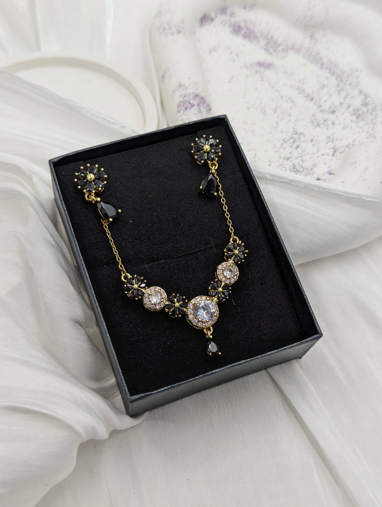 Floral Necklace Set