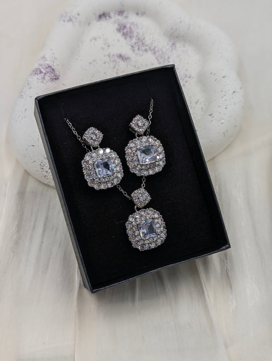 Stoned Necklace Set