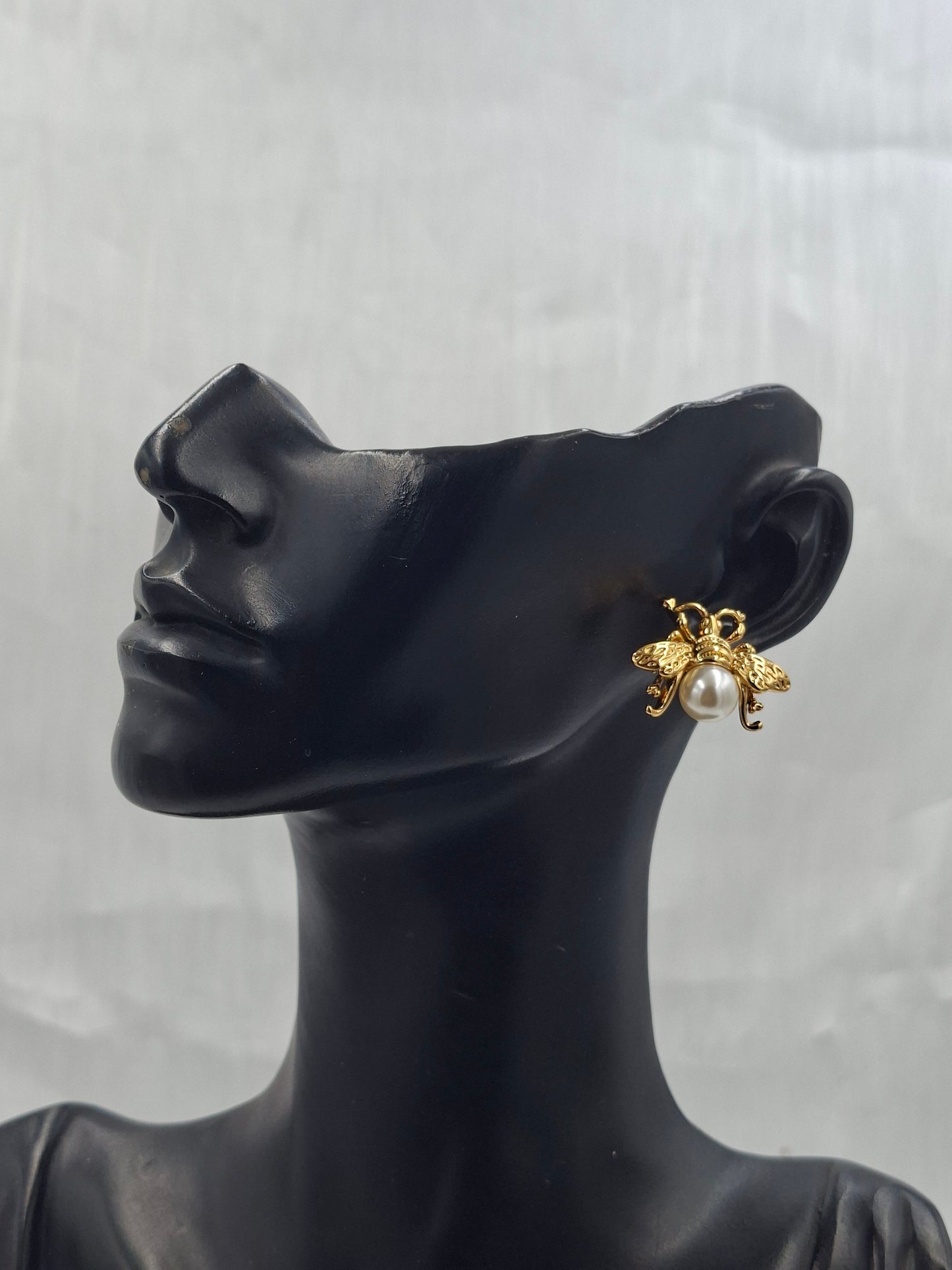 Bee-shaped Earring