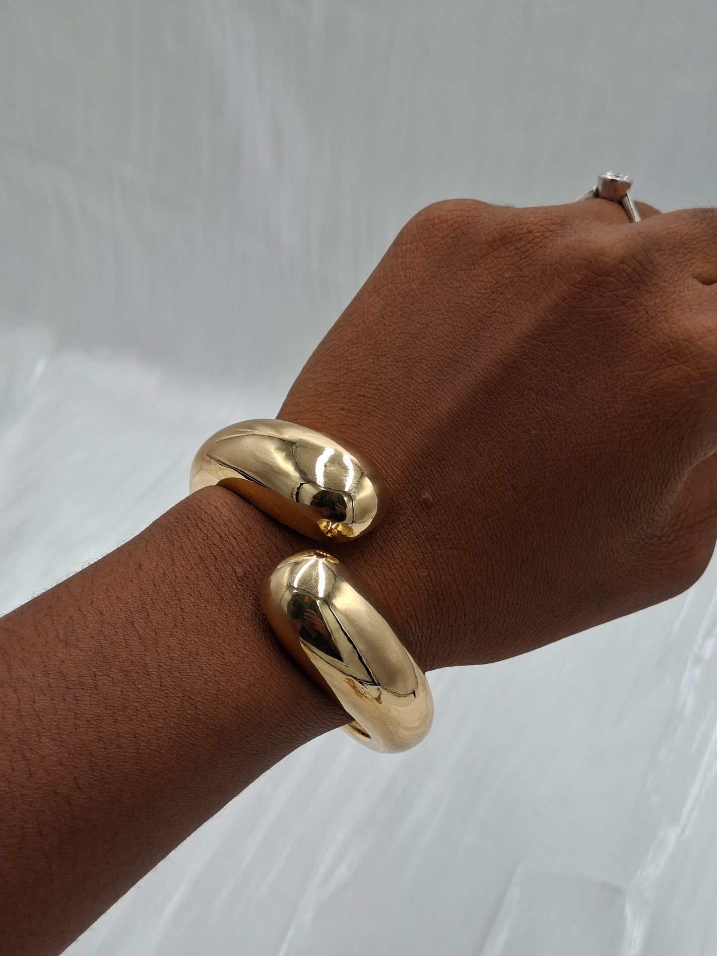 Overlap Chunky Bangle