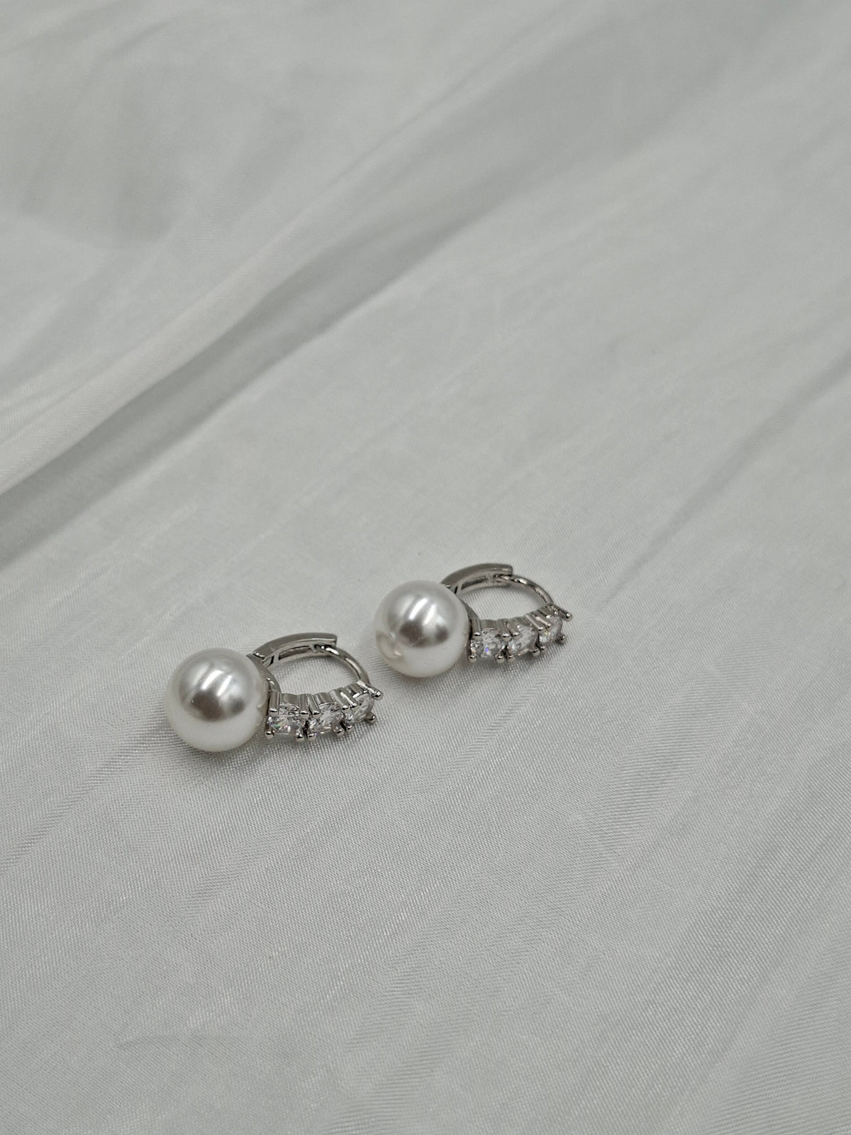 Dewdrop Pearl Earrings