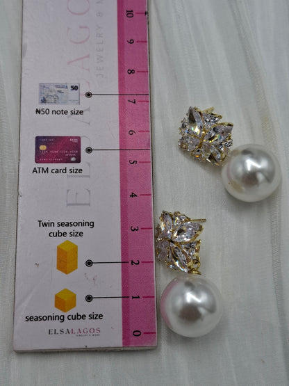 Ellen Pearl Earrings