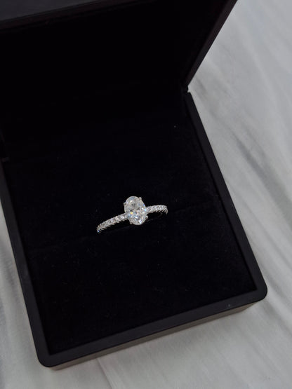 Elara Moissanite Ring (size 5)