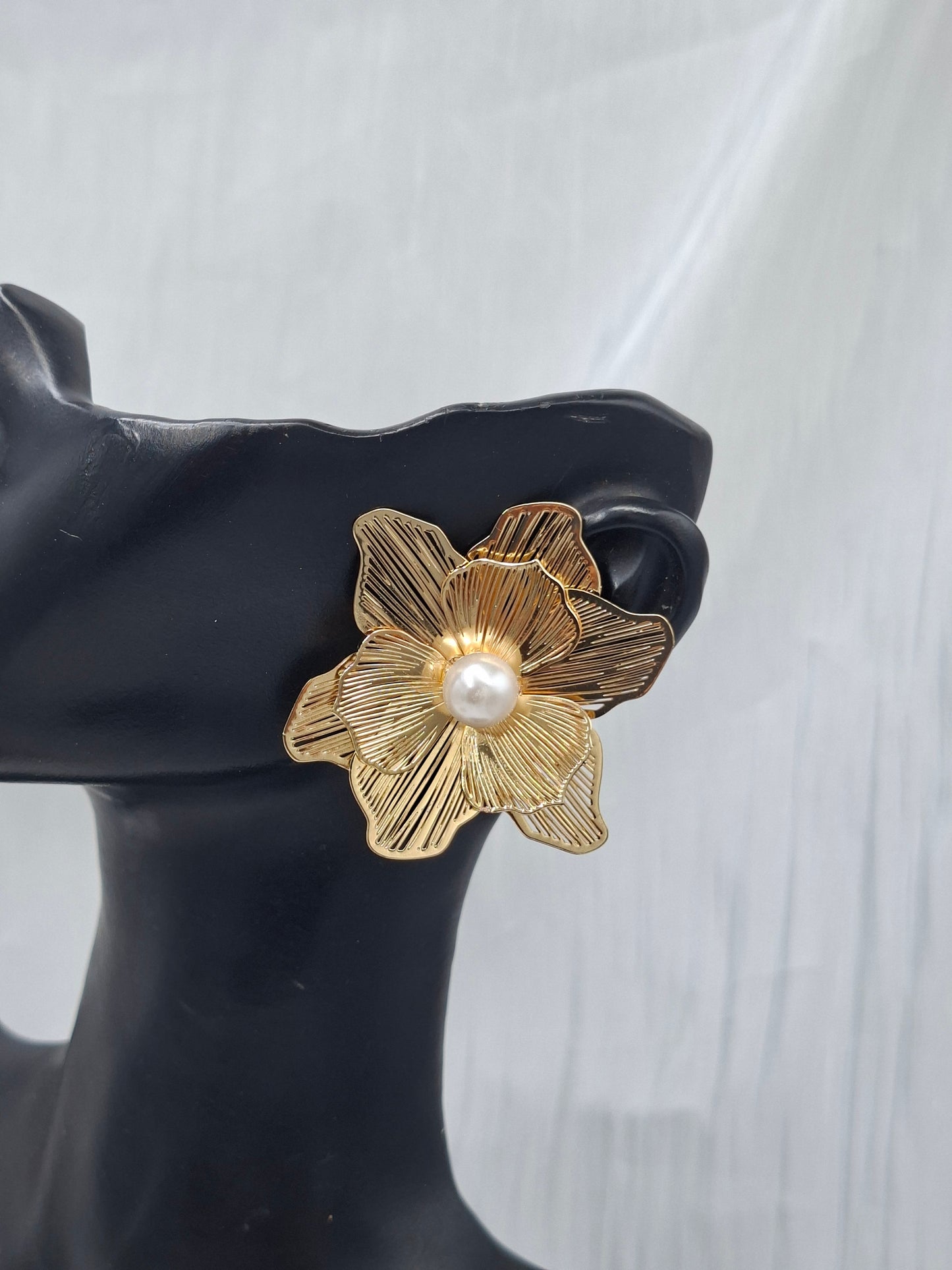 Vintage Pearl Stud Earrings