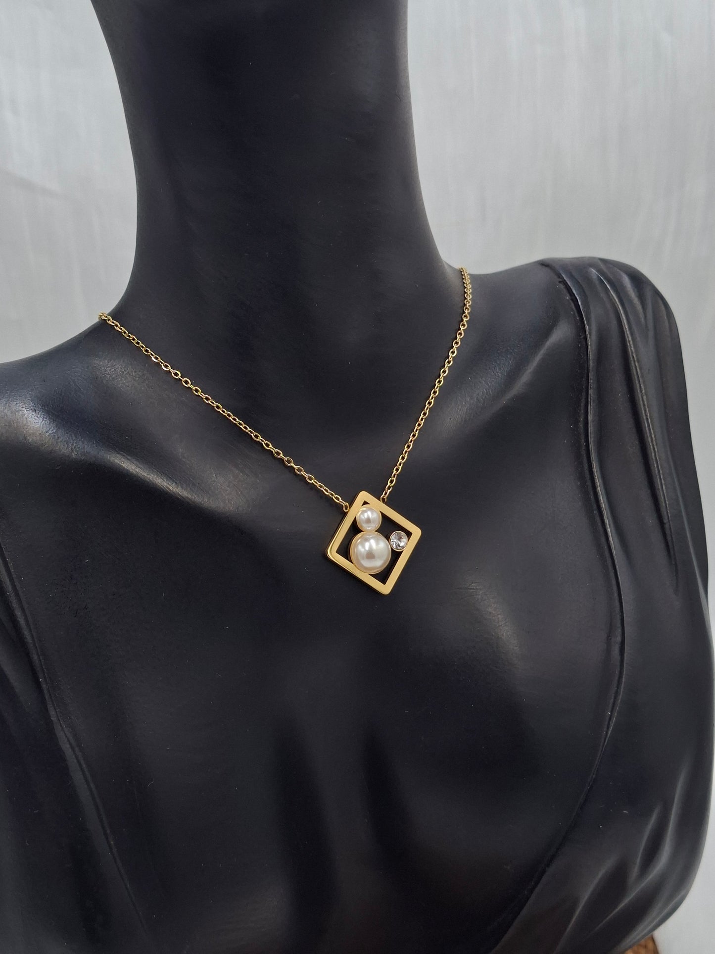 Gold Frame Necklace