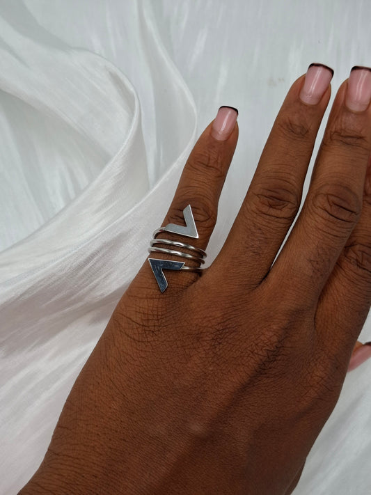 Twin V Ring (size 7)