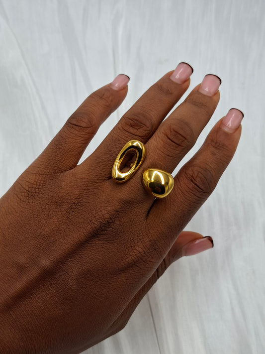 Gold Hollow Ring (size 8-9)