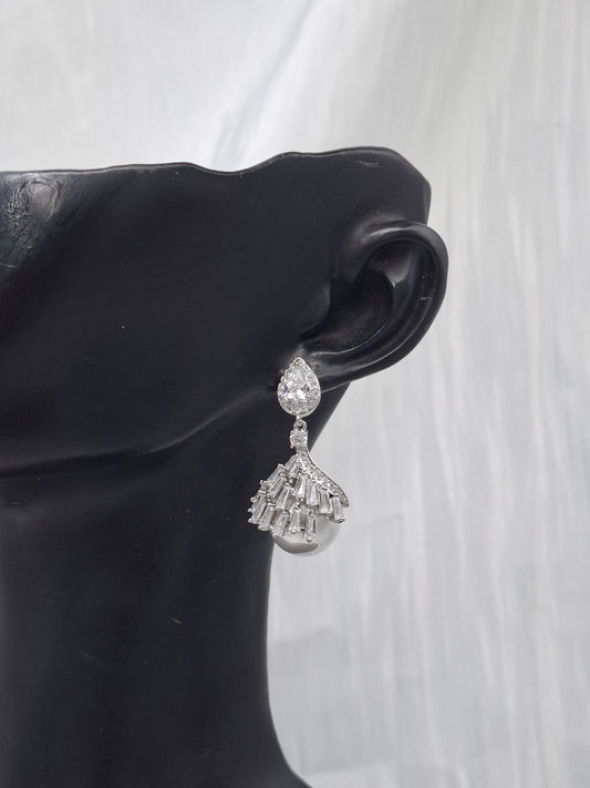 Adore Pearl Earrings