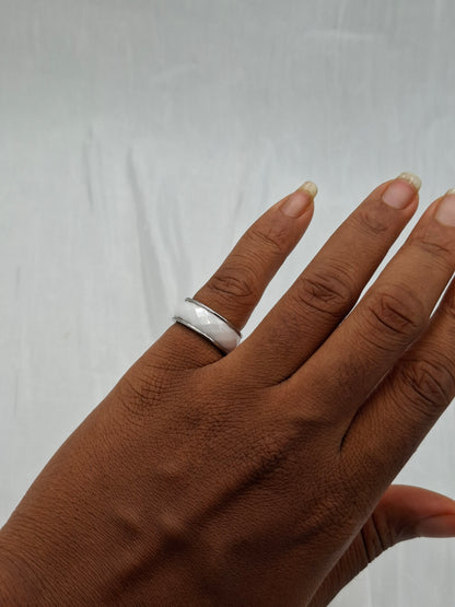 White Stress Ring(size 6-7)