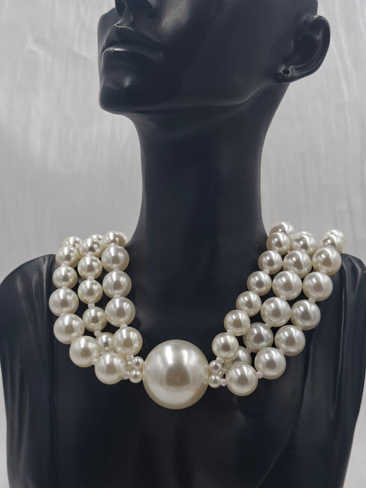 Chunky Pearl Necklace