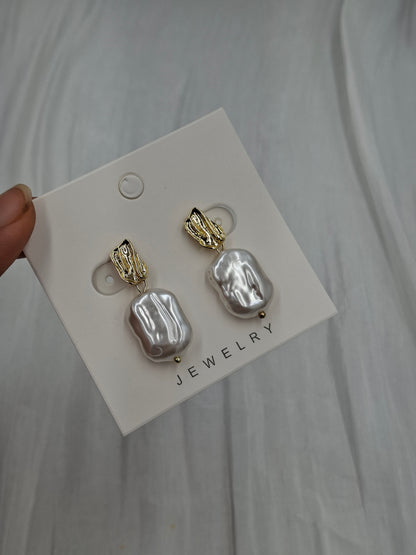Baroque Pearl Clip On Earrings