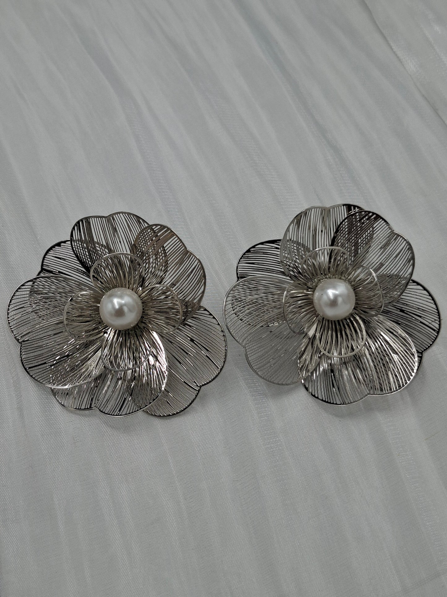Silver Mesh Flower Earrings