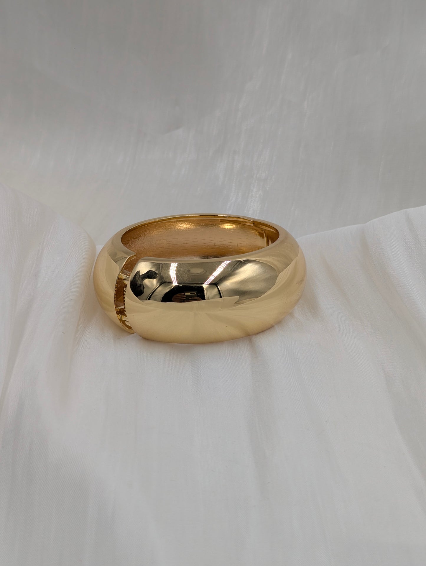 Round Chunky Bangle