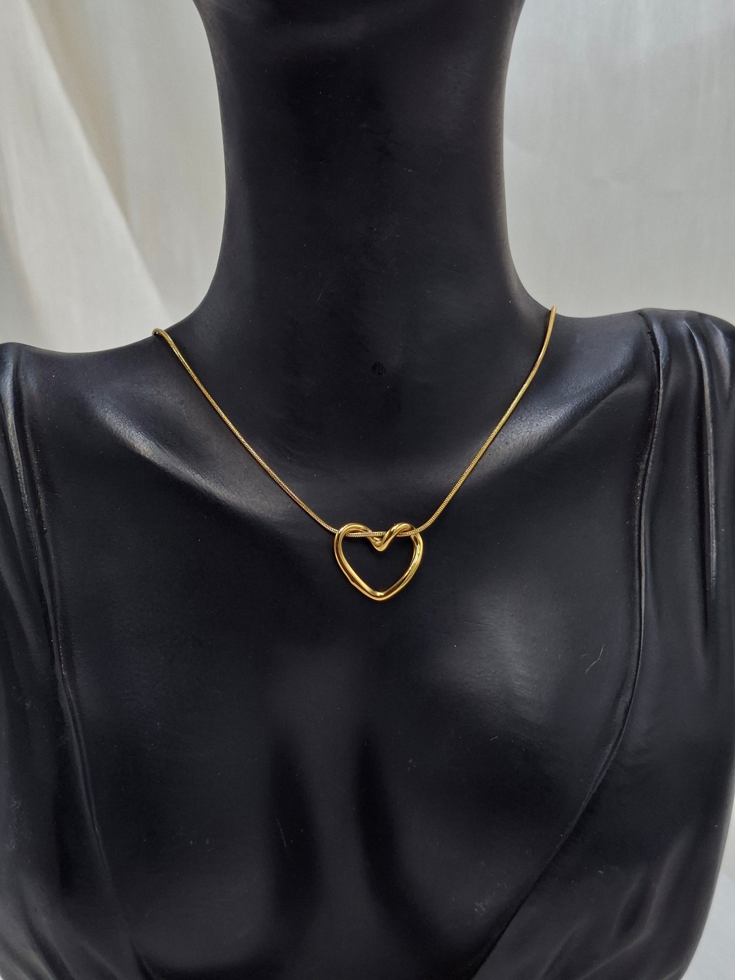 Loopy Heart Necklace