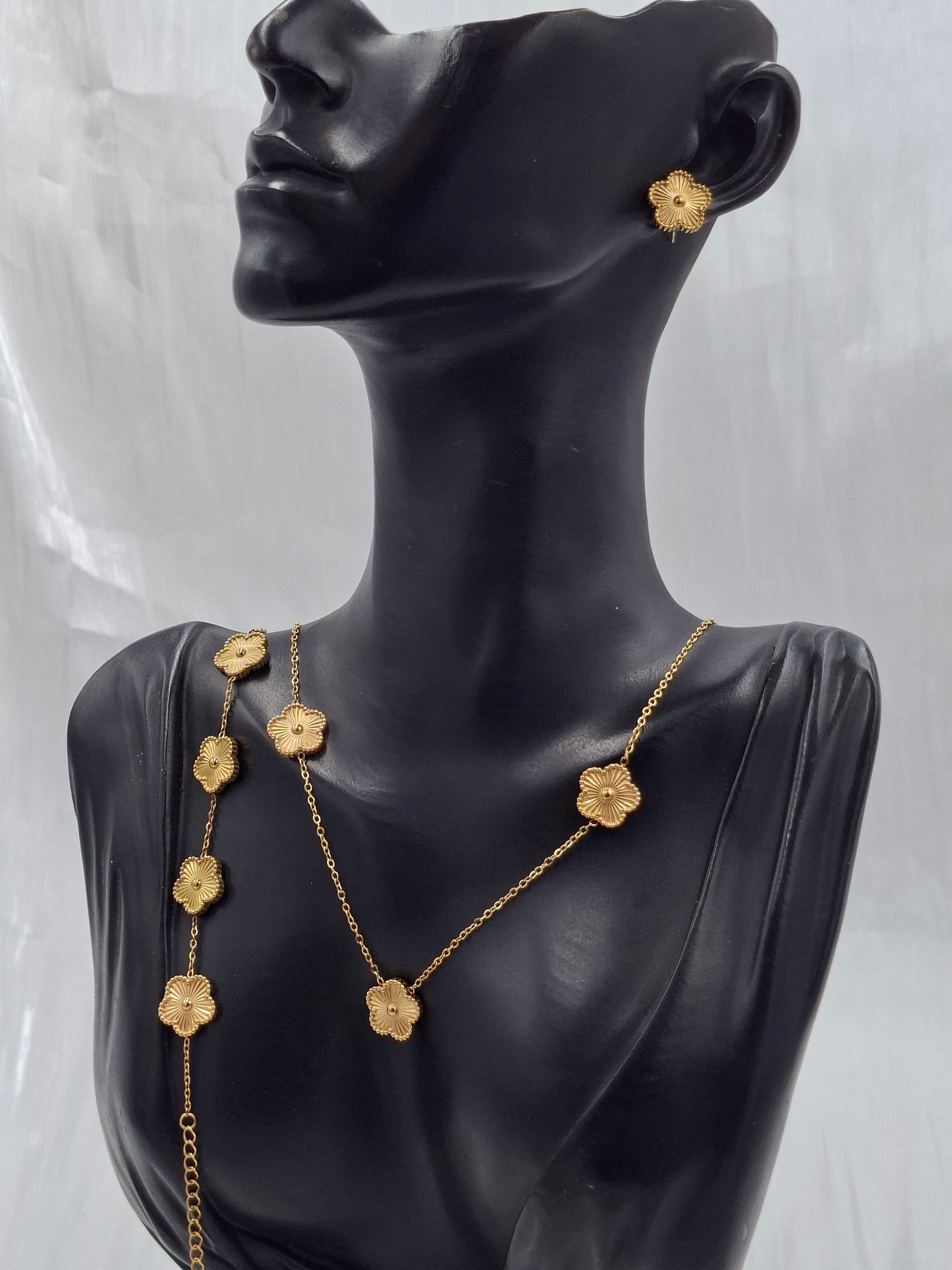 Gold Petal Necklace Set