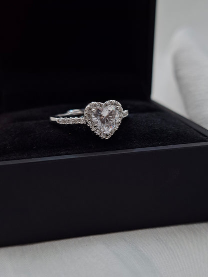 Aurora Moissanite Ring