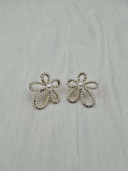 Petal Pearl Earrings