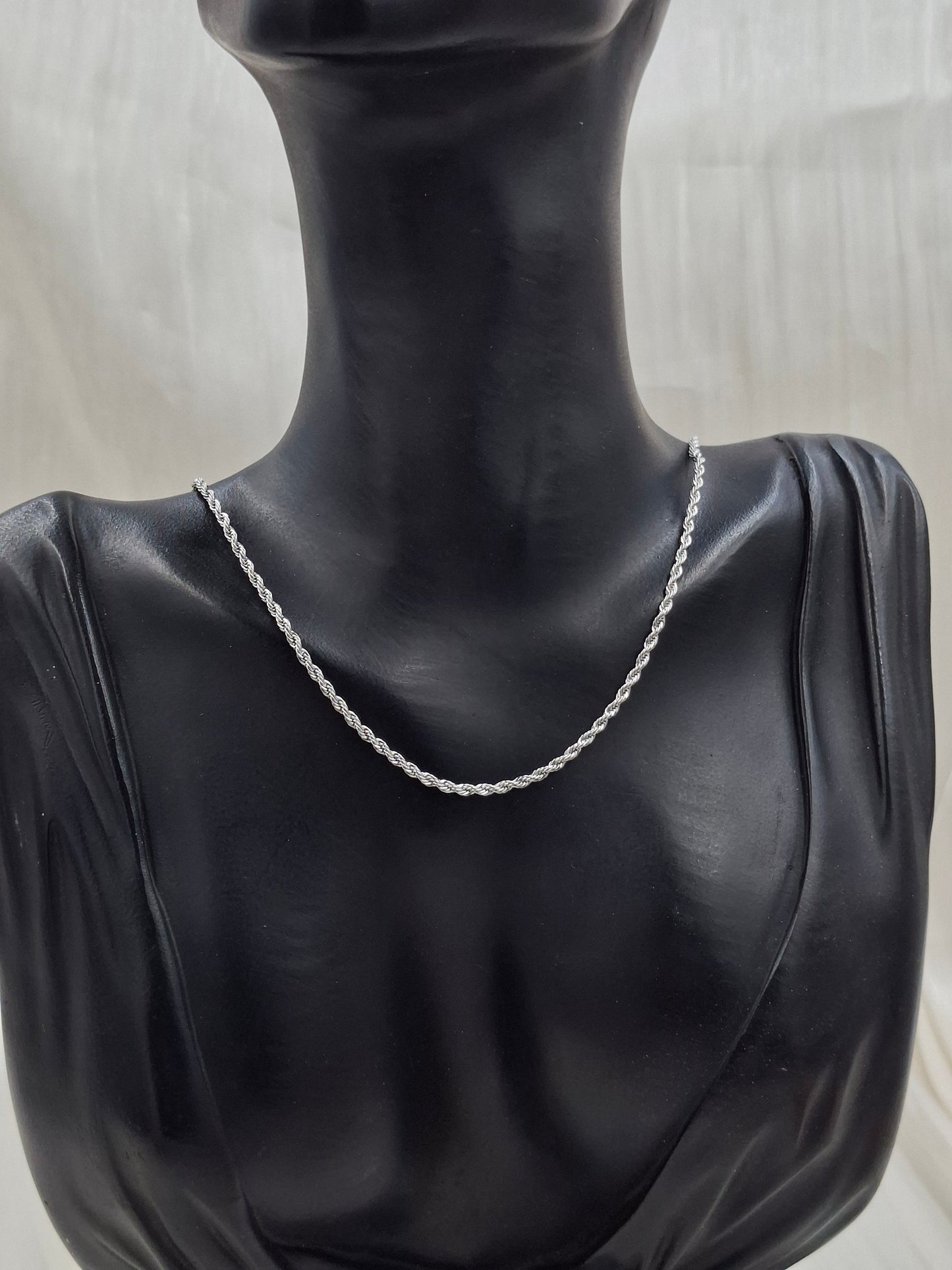 Twist Necklace