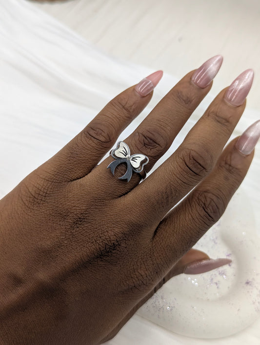 Bow Ring (size 7-10)