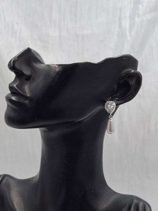 Waterdrop Pearl Earrings