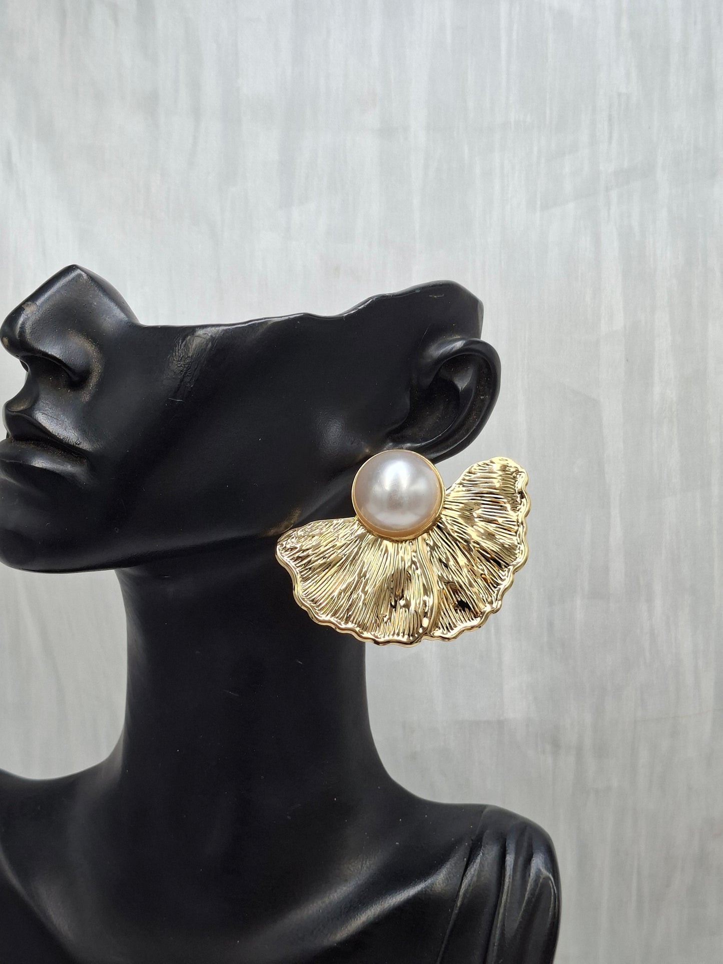 Fan Pearl Earrings