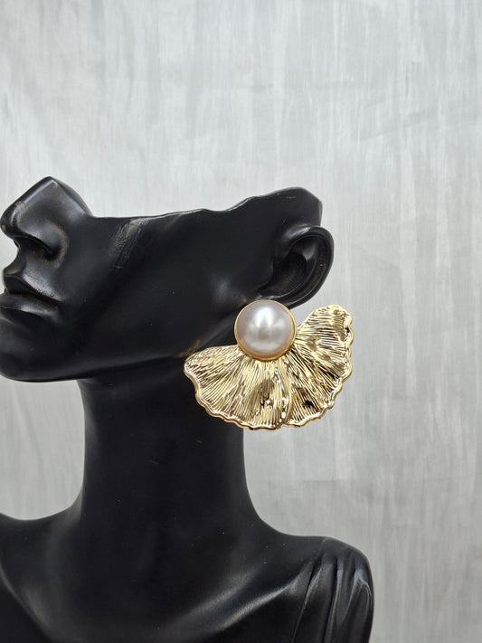 Fan Pearl Earrings