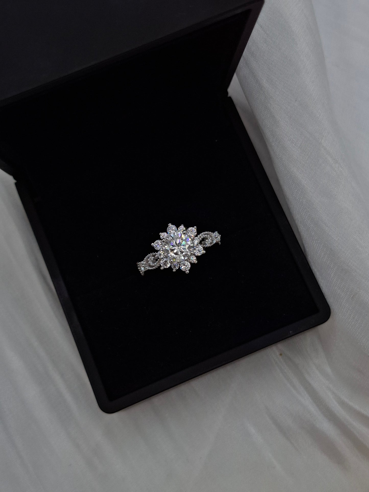 Viv Moissanite Ring