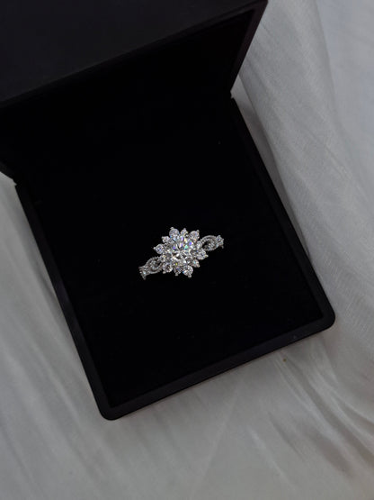 Viv Moissanite Ring