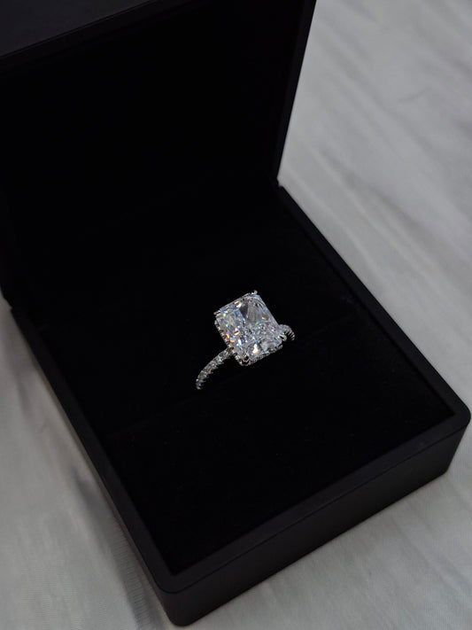 Grace Moissanite Ring (size 5)