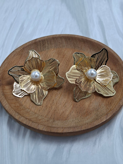 Vintage Pearl Stud Earrings