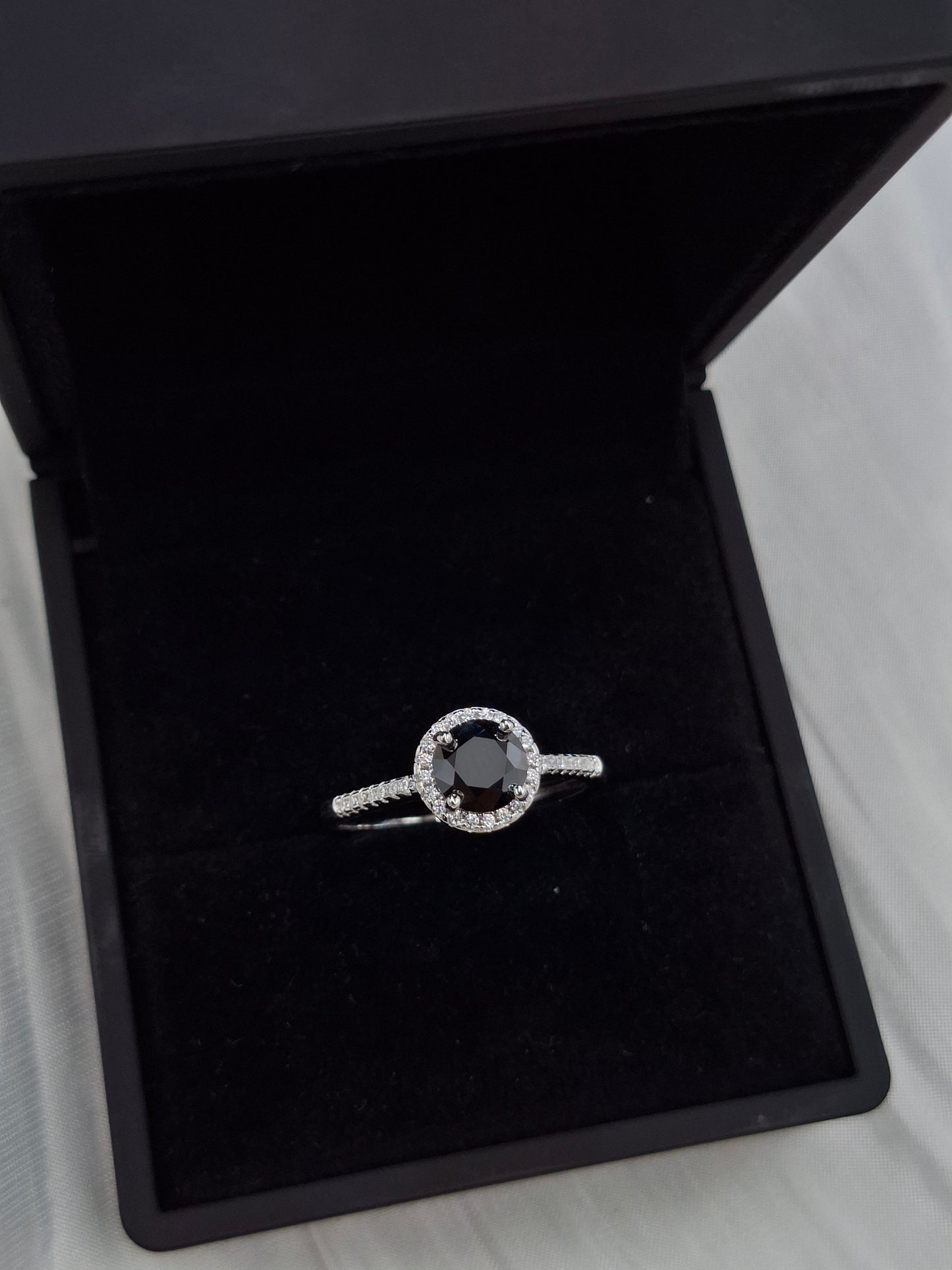 Noir Ivy Ring