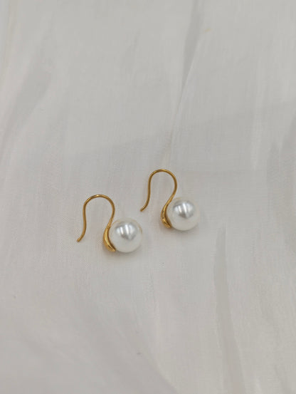 Pearl Hooks