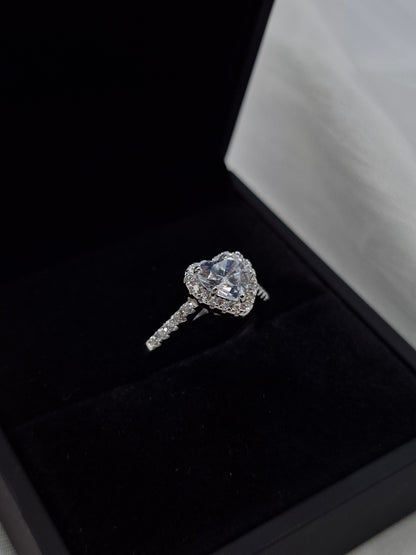 Aurora Moissanite Ring