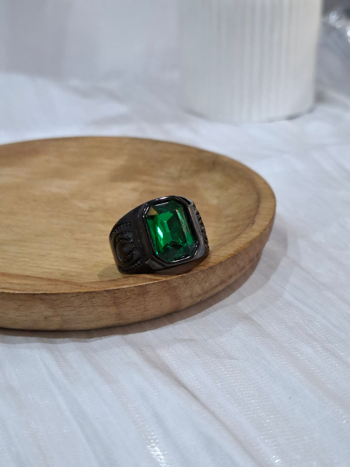 Green Crest Ring (size 8-9)