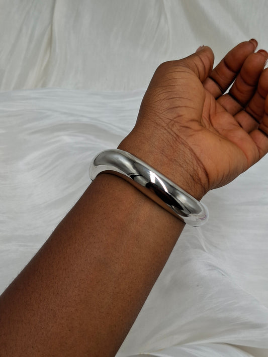 Wavy Bangle