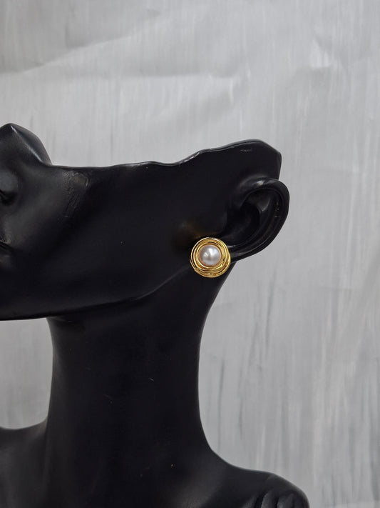 Oyster Stud Earrings