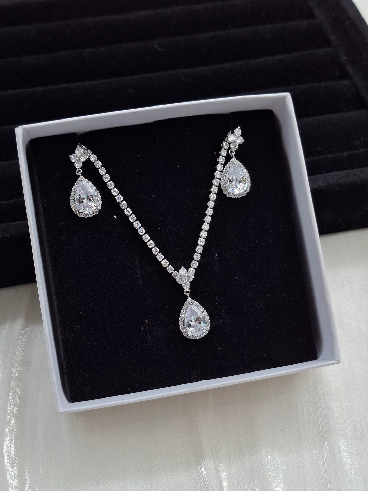 Sylvia Necklace Set