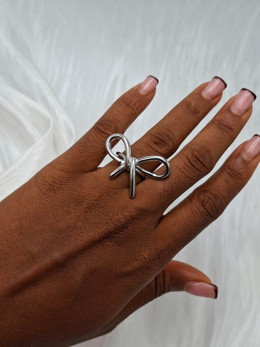 Giant Bow Ring (size 7)