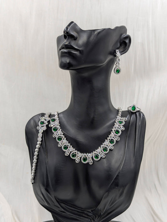 Esmeralda Necklace Set